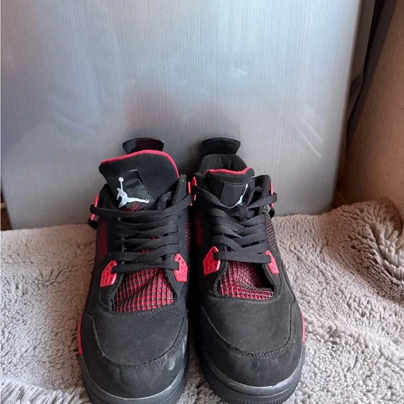 Jordan 4 Red thunders
